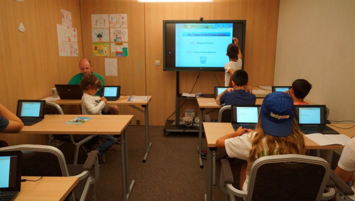 Интерактивно обучение по английски в Lucky Bansko Kids Camp