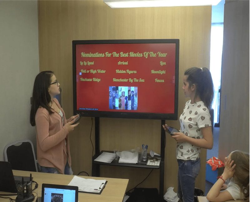 Как езиковият лагер помага на децата билингви?